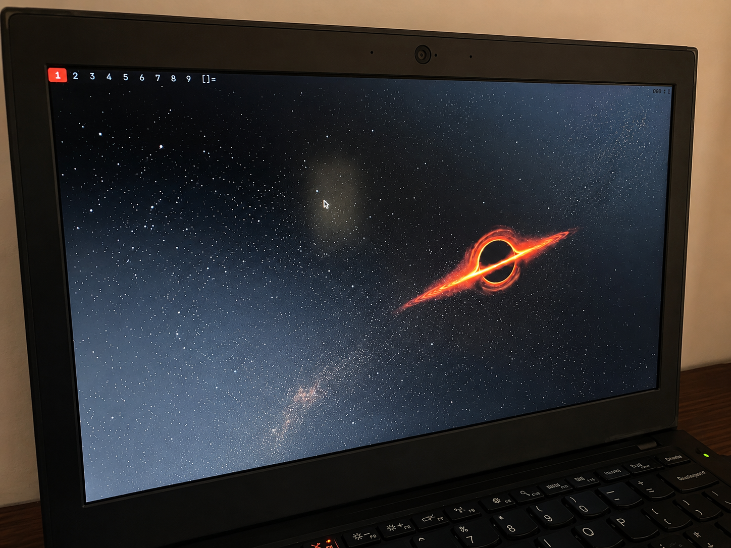 A final desktop photo showing the completed dwm setup.